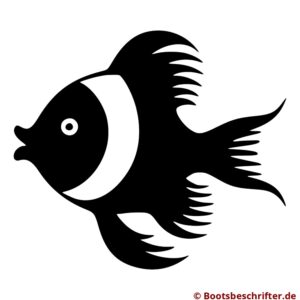 Fisch-Silhouette, reduziert auf wesentliche Formen, schwimmt anmutig über Wasser, tiefes Schwarz mit sanftem weißen Band.