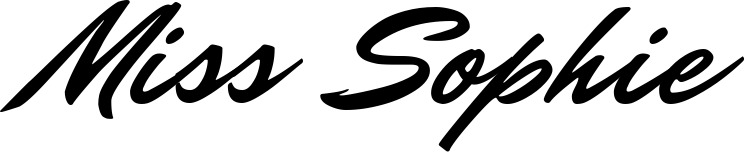 Vorschau des Bootsnamens "Miss Sophie" als Schriftzug für "Bootsbeschriftung Klassisch 82"