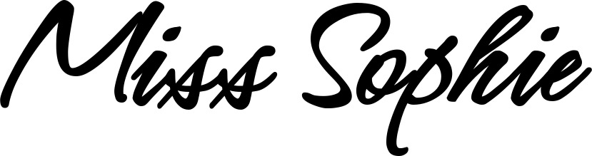 Vorschau des Bootsnamens "Miss Sophie" als Schriftzug für "Bootsbeschriftung Klassisch 71"