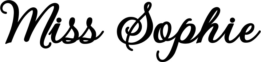 Vorschau des Bootsnamens "Miss Sophie" als Schriftzug für "Bootsbeschriftung Klassisch 69"