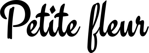 Vorschau des Bootsnamens "Petite fleur" als Schriftzug für "Bootsbeschriftung Klassisch 63"